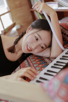 在线亚洲免费